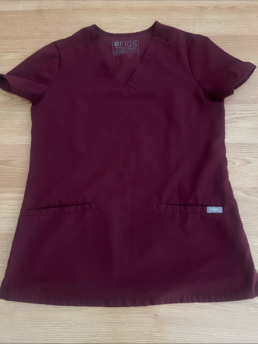 FIGS Casma Three-Pocket Women's V-Neck Scrub Top - Burgundy